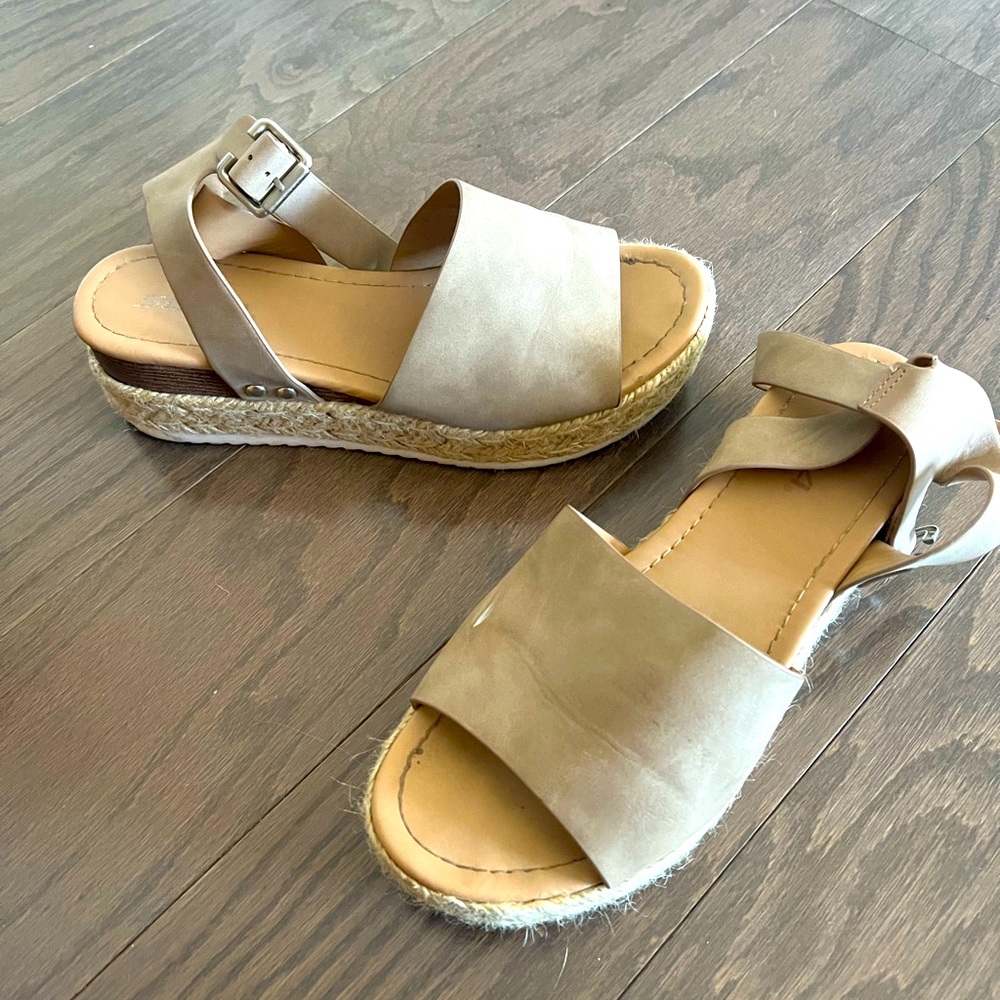 SODA sandals